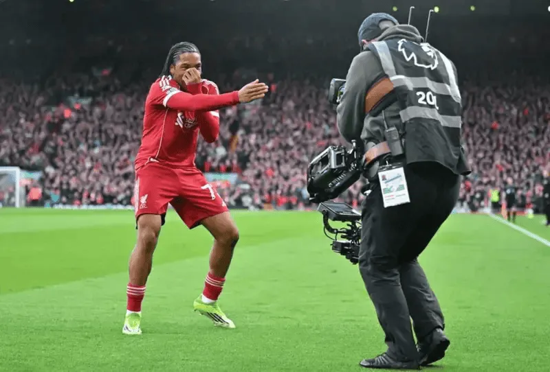 九游娱乐中心-首开纪录！17岁的恩古莫哈更新Ins：胜利的感觉！